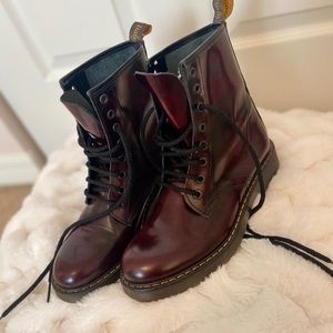 Chic combat style boots- burgundy